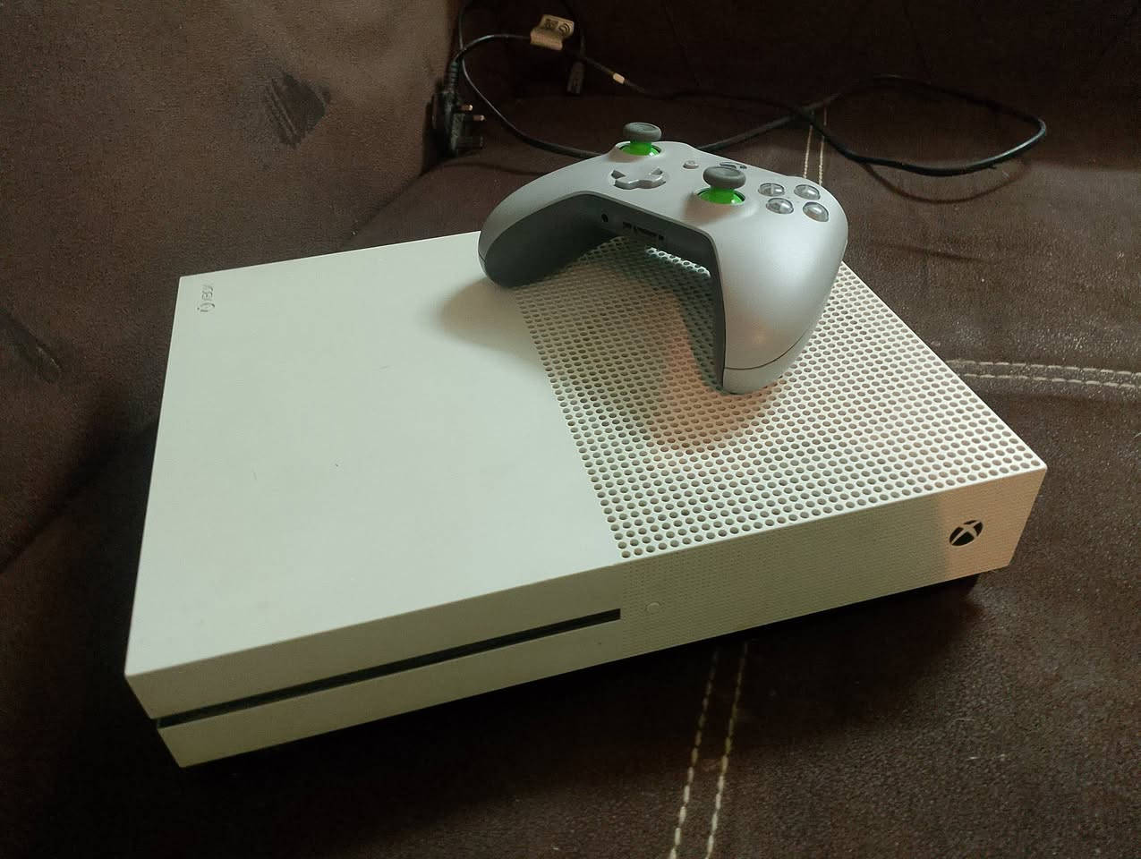 السلام عليكم 
جهاز Xbox One S  نضافه 99 جهاز ما مفتوح سعر 170 510 ميقا بايت وبي حساب وبي لعبه وحده فقط هي Fortnite  وبي مجال ومتوفر UPS جديد بطاريته 850 ال سعر خاص
المكان بغداد الغزاليه و لا يوجد توصيل
رقم واتساب ***********
