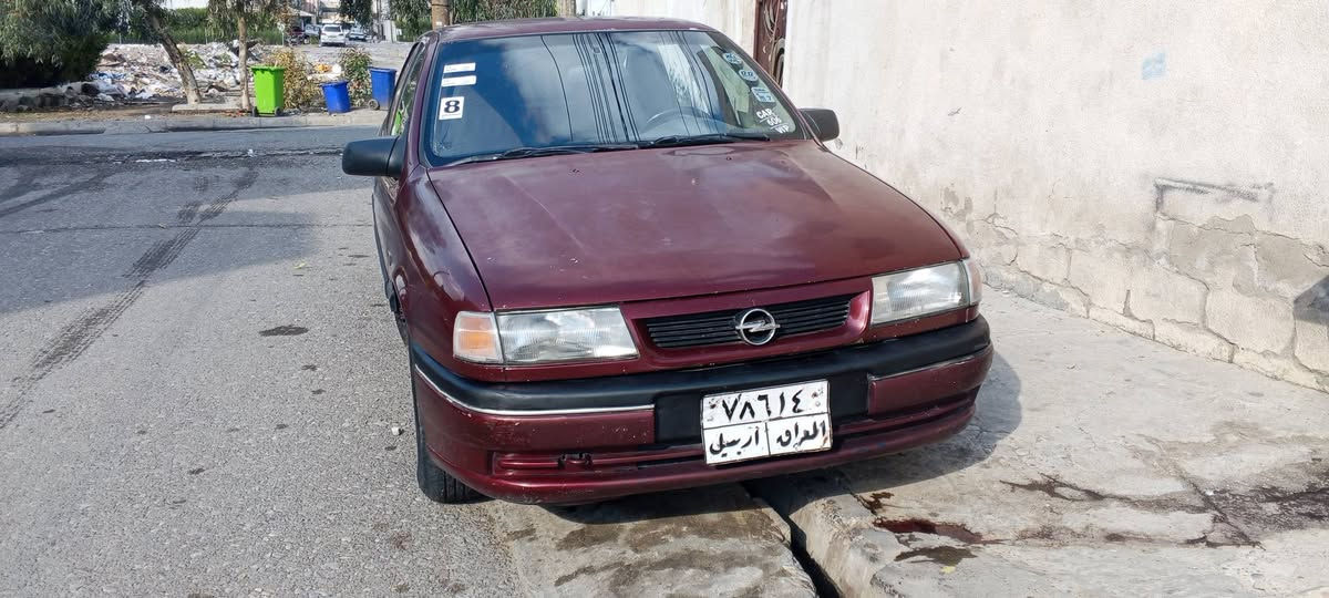 ئۆپل ڤیکترا مۆدیل 1993 
مەکینە 20 ی گێر ئۆتماتیك
گێر و مەکینە و تەقە و رەقە و کارەبایی ەشەرت
بۆیاغ عام ی جوانی  جەمپپێکی زۆر خەفیفی پێش و پشتی هەیە 
سەنەوی 2020 بەسەرچووە تحویل و غرامەی بەشەرت
سەیارەکە زۆر خاوێنە قفل مرکزی و پاوەر و ABS  گەرمی ئێش دەکا ناو غورفەی خاوێنە 
سعر 37 وەرەقە و مەجال
***********  کورک و واتساب أربيل, العراق
