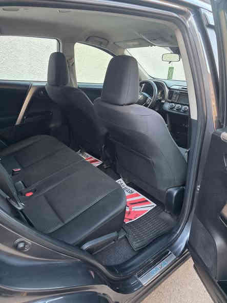 السلام عليكم 
للبيع او مرواس 
تيوتا راف فور 2018 LE بلاس 
نص مواصفات 
وارد امريكي حادثهة جدا خفيف وحلو بيهة قبق الجنطة مبدل ومصبوغ وربع الجاملغ الخلفي صبغ وصور الحادث بالمنشور 
ماشية 68 الف 
رقم بغداد الجديد وبأسمي تحويل مباشر 
مكان السيارة بغداد 
السعر 175 وبيهة مجال 
للاستفسار
***********
