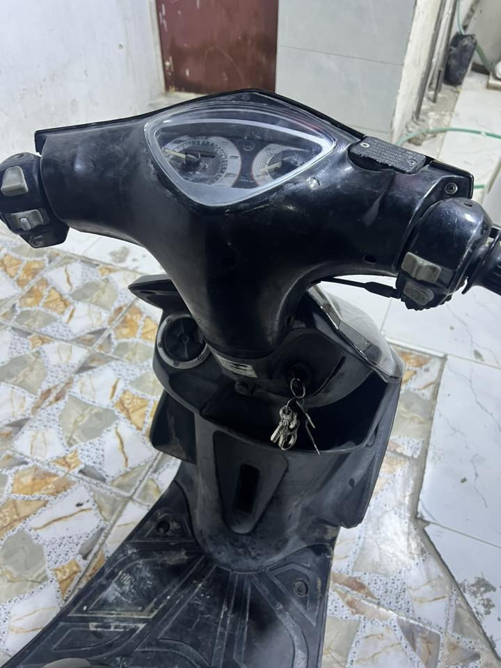 سلام عليكم ماكس مضلع ياباني بلاد مامفتوحه وابيع هيج عل وصخ مو اغسل وأكول جديده دراجه محركها اخرس وترايك وين ماتريد سعرها خاص ومكاني بزبير ***********
