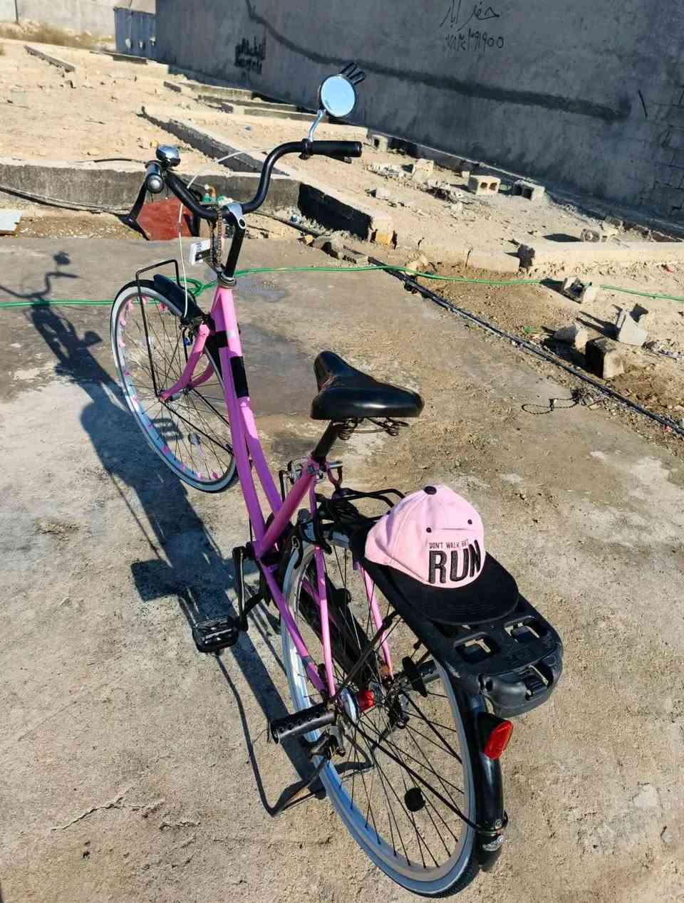 سلام عليكم بايسكل للبيع نضيف بعدة جديد حاوية موديل2021 
حجم 26 السعر 120 وذا بدون غراض ب100 قفلة 
التواصل وياي علة هاذة الرقم ***********
العنوان بغداد الدورة
