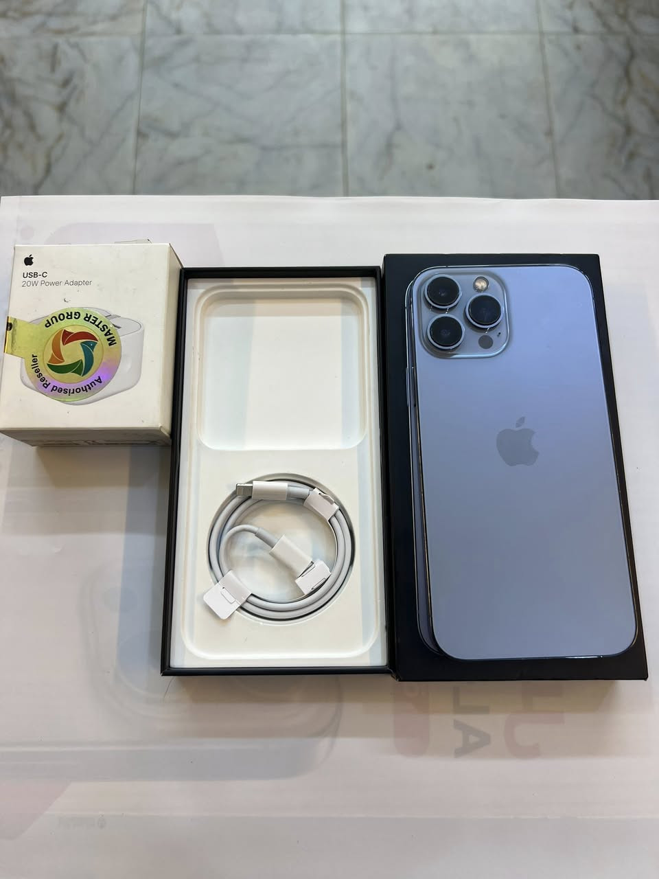 ايفون 13 برو ماكس 256 ذاكرة 
بطارية 95‎%‎
نضافة 100‎%‎
الجهاز شرق اوسط الاصلي 
كامل ملحقات الاصلية شركة ماستر 
اصلي وبيه ضمان لوكالة 
استخدام قليل
السعر مناسب
***********
العنوان القطاع شارع السوك مجاور عوينات الكرار 
مركز الشمس
