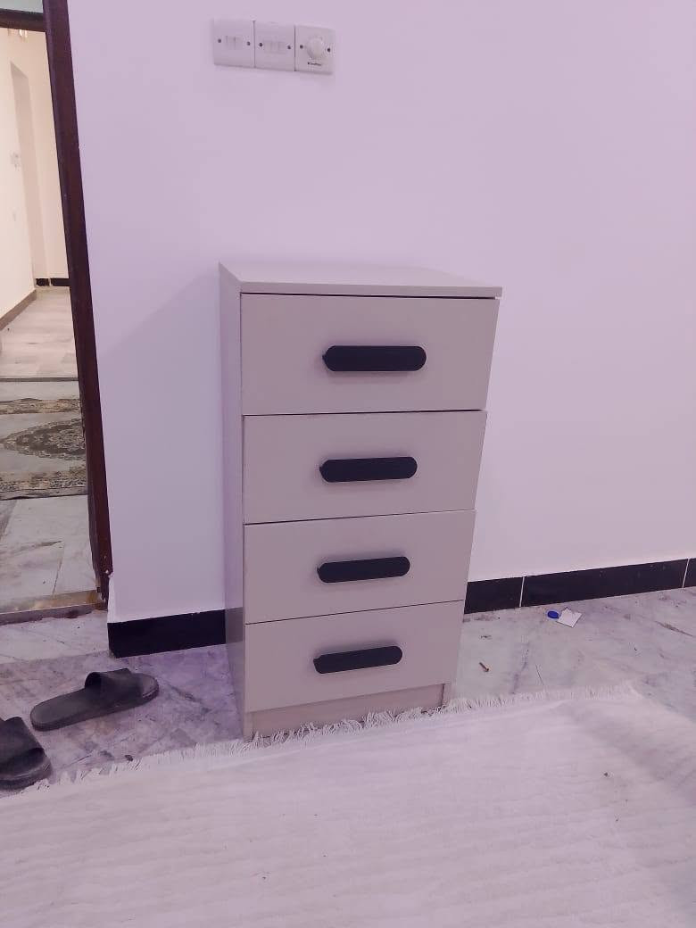 غرفه للبيع ايطاليه  مستخدمه سعر مليون نص بيه مجال استفسار على هذا رقم ***********
