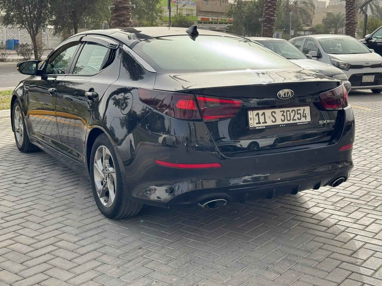 السلام عليكم

كيا اوبتما 2014 أمريكي 

محرك 2000 تيربو 

سونار بيها مكانات صبغ ابيع حزام بس هيه مو حزام 

السياره بيها منظومه غاز 

مواصفات 

شاشه 

بصمه

كامره 

تحكم ستيرن 

كراسي تدفه 

السعر 95بيها مجال 

مكانها بغداد السيديه 

رقمي ***********
