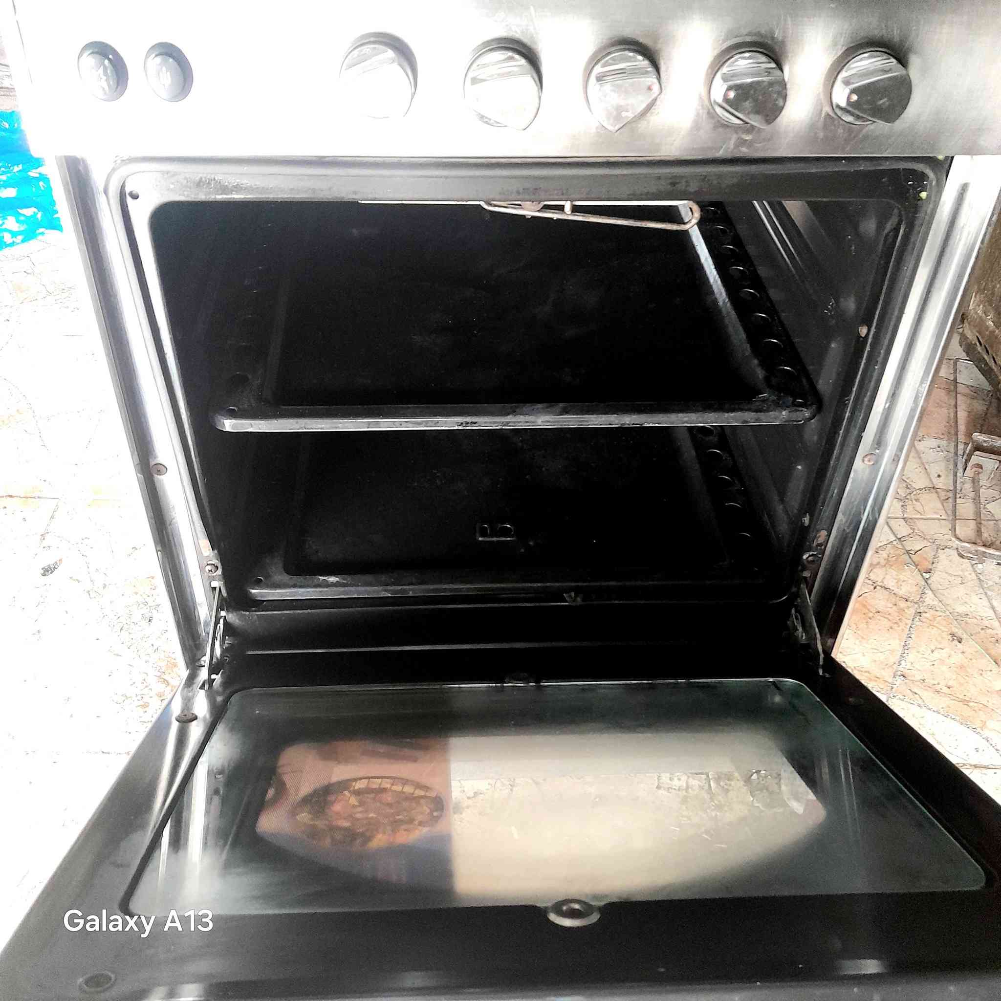 طباخ يونفيرسال مصري باب اول استيل كوله شغال وعلى الفحص اخو الجديد العنوان حي النداء شارع المكاتب وتساب مازنجر موجود ***********
