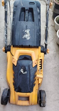 مكينة ثيل للبيع على الكهرباء مو بانزين هذا الرقم بي واتساب 07715449380
