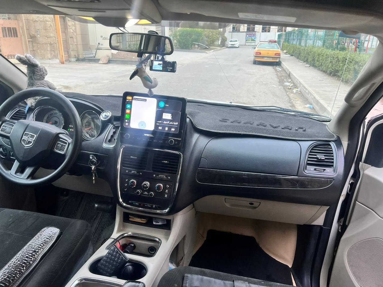 السلام عليكم 
سياره دوج كرفان 
وارد امريكي 
موديل 2012
ماشيه 117ميل
لون السياره ابيض 
ثلاث قطع تبريد 
السياره كهربائيه(البوب والصندوق كهرباء)
شاشه كار بلي 
شاشه خلفيه 
داش كام امامي خلفي 
ويل 16
تحكم ستيرن جهتين
المكينه والگير مكفولات
السياره جاهزه مجهزه تاخذها تترحملي  
بيها حادث ابغداد جاملغ عكس السايق دعمني ابو دلفري 
الحمدلله 
سعرها 140$
للاستفسار الاتصال على الارقام التاليه
*********** فقط مكالمه
*********** فقط واتساب
