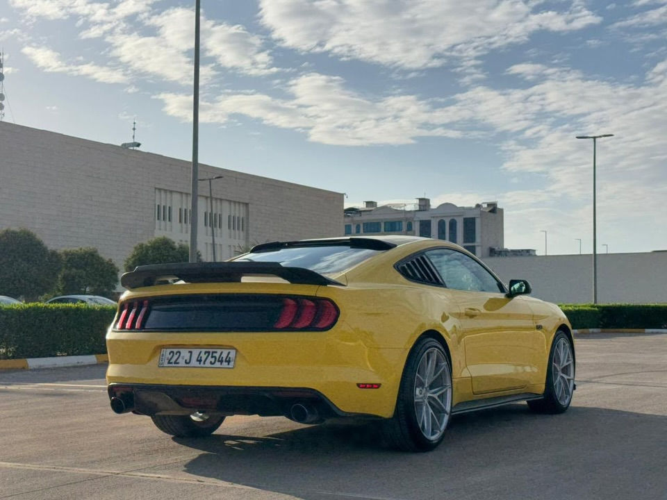 ⁨	Ford Mustang V6 | 𓃗
الموديل : [ 2016 ]
المحرك : [ V6 / 3.7 ] 
الگير : [ أوتوماتيك ] 
اللون : [ أصفر - مميز ] 🌻
الحالة : [ السيـارة وارد أمريكـا ضررهـا البنيـد والجاملغ مبدل نفس اللون والجاملغ الخلفي صبغ فقط ! ]

[ لمعرفة السعر اترك تعليق داخل المنشور وسوف يصل اليك مباشر عبر رسالة نصية ] 📥

[ الـــــمـــواصــفـــــات ]

- السيـارة مواصفاتهـا الـ V6 الاعتيادية أو المعروفة 

[ الاضـــــــافــــــاات ] 

- ويـل NICHE ( تـو سايـز ) 
- بـك لايـت شكـل الـ 2020 
- لحيـة أمامية سيـرڤيني 
- سبويلـر شيلبـيي
- أضاءة داخلية LED متغيرة الوان 

الموقع : [ أربيـل ] 📍

للتواصل واتس اب او اتصال : [ عربي *********** - كوردي *********** ]

#ford #ford_performance #mustang #v6 #yasser_erbil⁩
