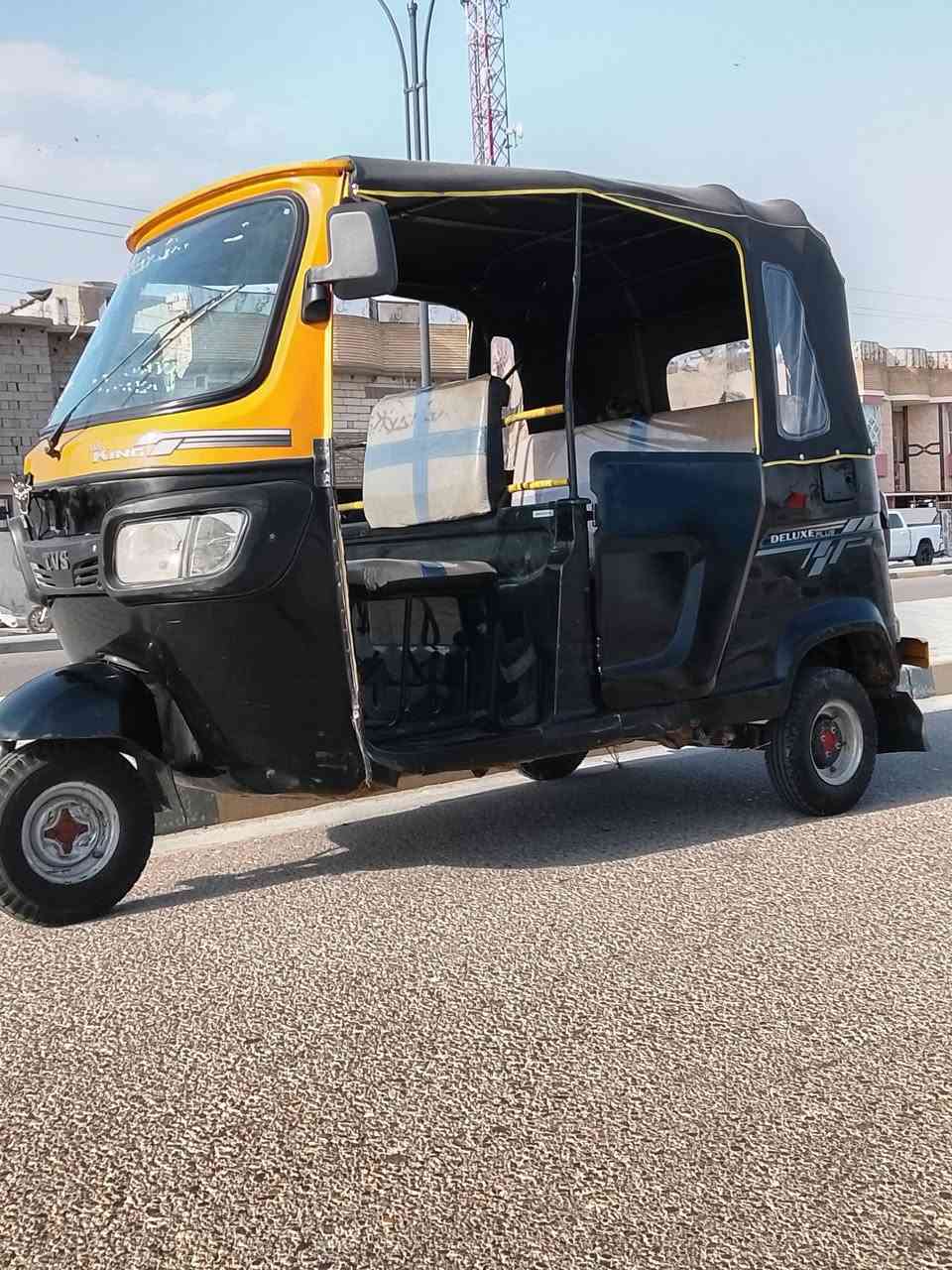 تي في اس موديل 20 داخله ب 21 تكتك نضيفه جاهزه مجهزه رقم وسنويه السعر 5500 العنوان بصره حيانيه شارع القائد ***********
