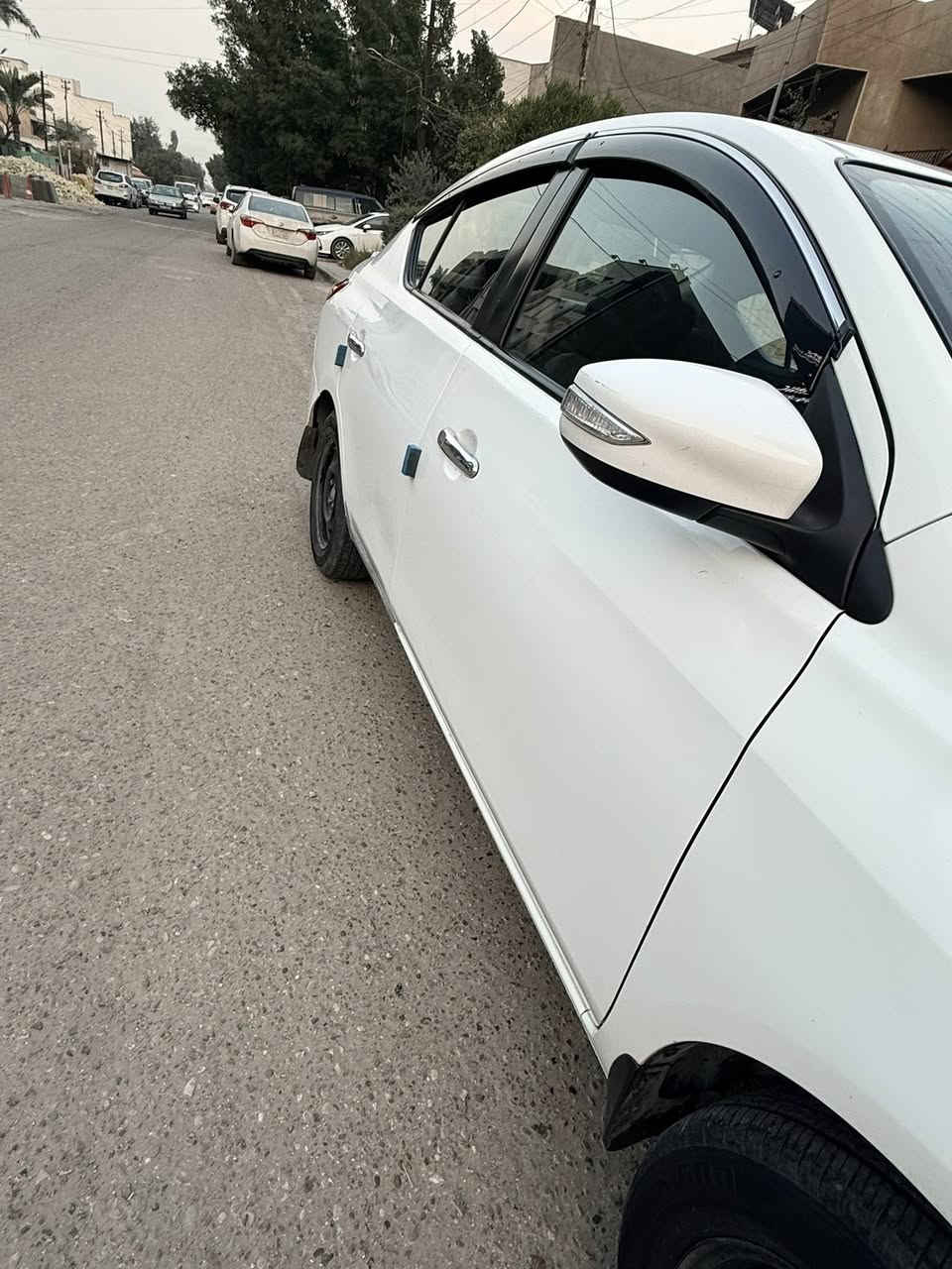 نيسان سني موديل ٢٣مصري ماشيه ٧٣بغداد
جام ٤كهرباء 
تبريد قطعتين 
اشاير بلمري 
شاشه 
كامره خلفيه 
حساسات خلفيه 
بيهه قطعه صبغ الجاملغ 
الخلفي 
جاهزه من كل شي صدر وتخم تاير 
كشنات مدوشمه جلد 
ارضيه جلد 
السعر (١١٠)المكان بغداد الكراده للاستفسار (***********)
