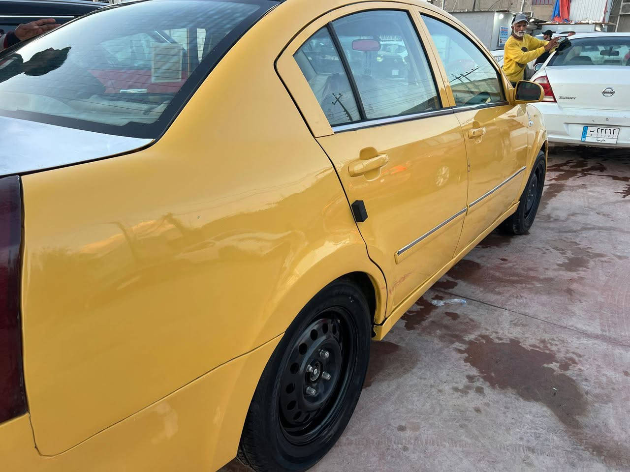 السلام عليكم شيري A5 موديل 2011 محرك كامري ابو الجف 2000 دوش سياره حلوه مثل ما  اشوفون بأسمي تحويل ثاني سنويه جديده مصرفة هيئه و غرامة سيارة صافية خير من الله السعر.42 بيها مجال المكان بغداد مدينة بسماية لاستفسار لاتصال على الرقم *********** موجود وتساب
