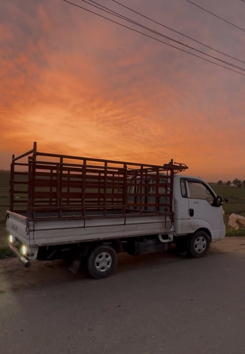 السلام عليكم 
كيا نثيه للبيع موديل 2018
السياره جاهزه تخم تاير جديد 
باتري جديد صدر امامي جديد 
بيها بارد جهت السكن الغد وشبر بل باب فقط 
ولباقي مكفول السعر ١٢٢ وبيها مجال بدون محجر 
العنوان بغداد 
النتصال ***********
