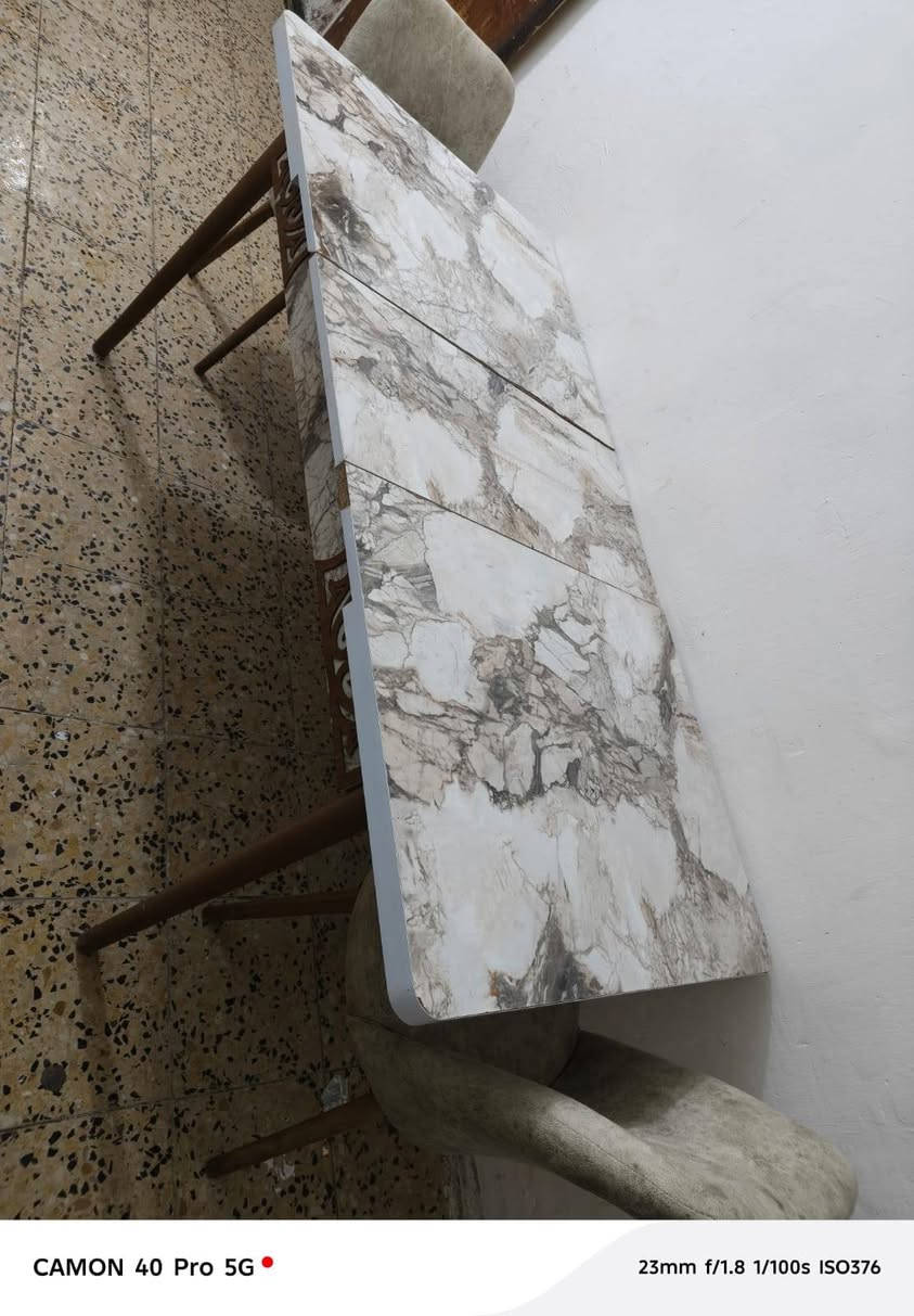 يتوفر غراض للبيع
تخم  ملكي 10 مقاعد
ميز طعام يتكبر ويصغر مع اربع كراسي 
كنتور 2 باب مع ملحق 
كنتور كبير 5 ابواب مع ملحقين 
بوفيه جديدة ما مستعملة 
للتواصل واتساب 
***********
