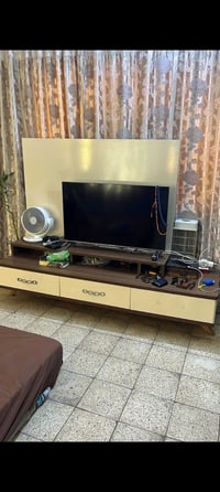 ميز • نضيف • كلشي موجود