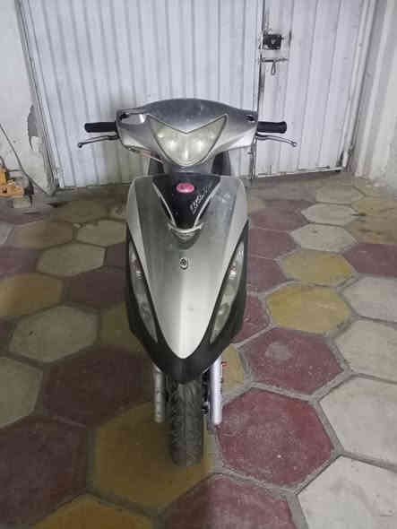 السلام عليكم دراجه نظيفه كامكو جي فور بلاديه ماناقصه كل شيء والكل شغال للبيع ***********
