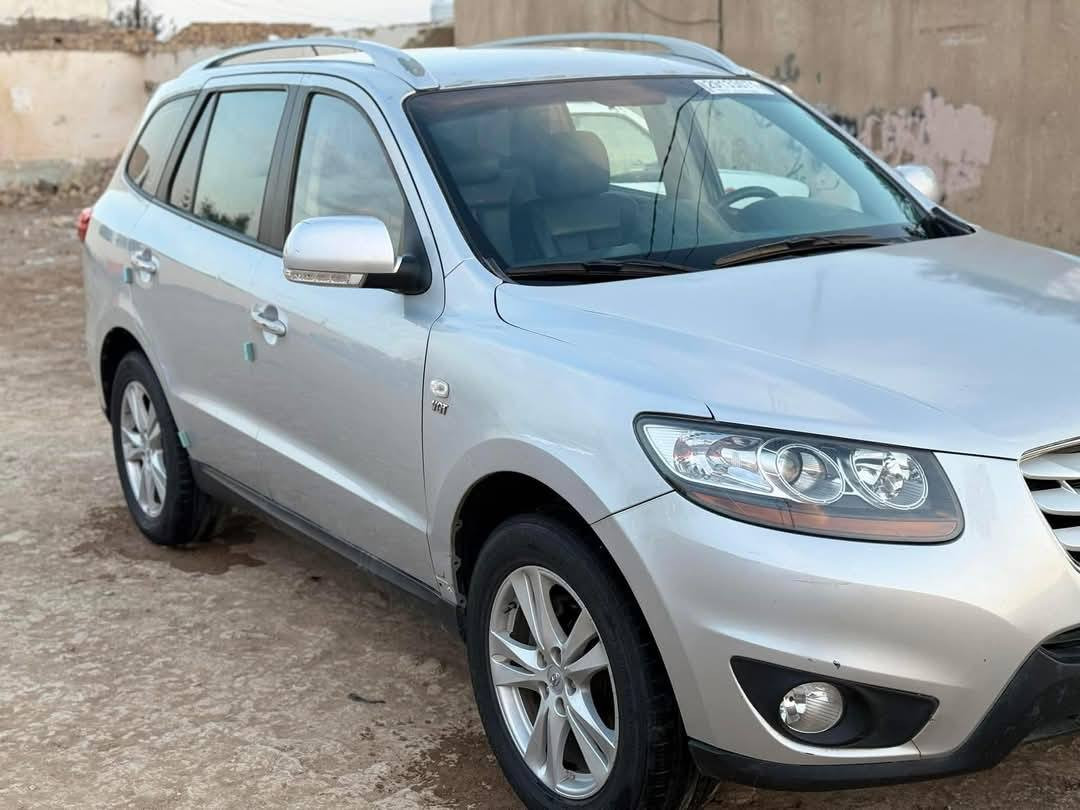 سنتافي كاز ٢٠١٢ سياره جاهزه للأخير متومه وكامله حصه كاز ٤٠ لتر كصه جنطه السعر 55 وبيه مجال او مراوس بسياره صالون كوري فقط ناصريه مركز للاستفسار الاتصال على الرقم ***********
