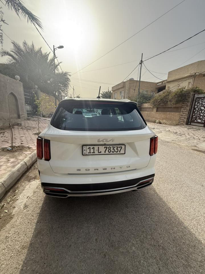 كيا سورنتو 2022 خليجية
سيارة مكفولة عدا الجاملغ الامامي عكس السايق مصبوغ  سيارة جديدة جدا استعمال شخصي  ، هزة وسنوية قبل يومين مجددينها ،السيارة باسمي ، ورقمها بغداد 
 فول مواصفات عدا البانوراما  كير ماوس 
محرك 6سلندر 
كشنات جلد شركة كهربائيات شاشة كبيرة 
جنطة كهربائية وتشغيل عن بعد 
ماشية 58
شحن لاسلكي 
مكان السيارة  واسط الكوت مركز المدينة 
سياره نظيفه  جدا 
عليها تغليق كامل ppf ضد الخدوش 
للاستفسار اكثر الاتصال على الرقم
السعر 273 ومجال بسيط للشراي 

***********
