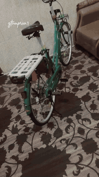 للبيع ب150 هوا وغراضه قفل.. 
حولي شارع 30 الثاني... 
موديل2022... 
لون تركوازي... 
بي ضربة وحدة بالجاملغ مال حاويه بس...
 بايسكل ماعايزه برغي... 
قبل شهر نزلته من كرار ابو النقش.. 👍🏿


**إذا كنت صاحب هذا الإعلان وتريد حذفه لأي سبب، رجاءا أرسل رسالة إلى الدعم الفني**