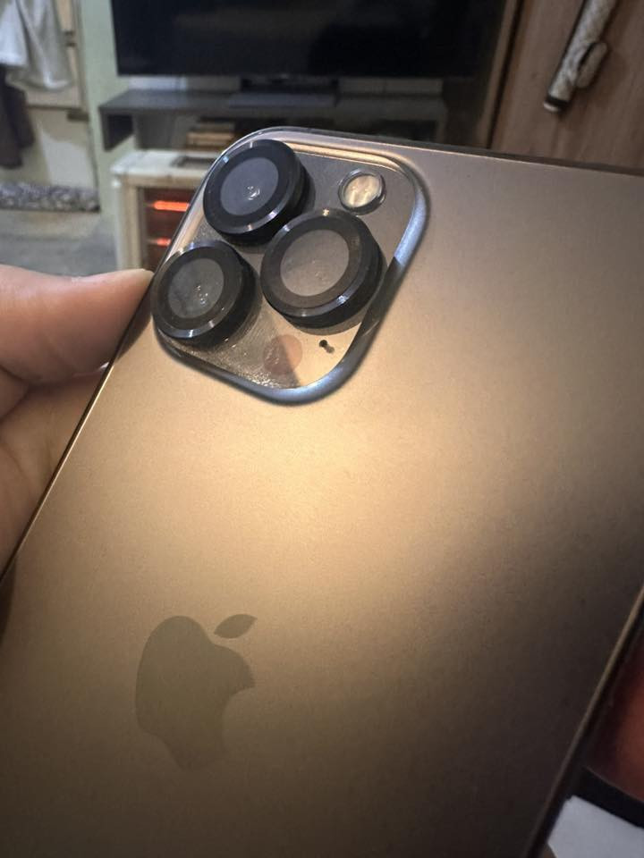 ايفون ١٣ برو ماكس
الجهاز نضافة جداً عالية
وتر برو غير مفتوح او مصلح او مستبدل بي قطعة
الجهاز ياباني يعني مو( بالة تاخده وره يومين تطلعلك رسالة ) 
ذاكرة ٢٥٦ 
بطارية ٧٧ انطي بيها و بالجهاز كلة ضمان 
السعر ٥٧٥ 
العنوان بغداد البلديات تاخذه من باب البيت
***********
