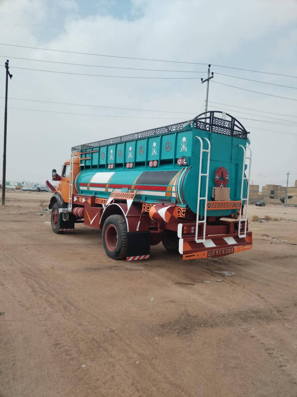 ابو ردين موديل 1981  رقم صلاح الدين انجليزي بالسنويه حوضية ماء شاصي عشراوي مكفول خام قماره بدون صبغ محرك بلاد شركه تانكي تفصال جديد مكلف بالنشر *********** ///***********
