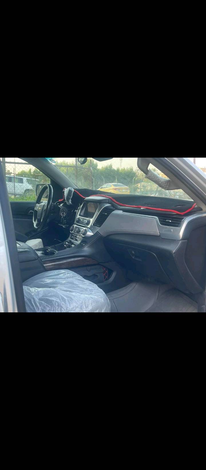 يوكن 2015 LT سياره حلوه ومرتبه بيه شوي رصعات خفيفه حادثه باب الأيمن بي صبغ جاملغ بي صبغ بيه ضربه بل بجم الأيمن خفيف مسحوب سياره حلوه وتخبل تبريد تايرات متخمه كامله رقمه سليمانيه وشوي ضعف بل مكينه بس ما عليه شي رايده 230 ورقه   مكاني بغداد حي اور ***********