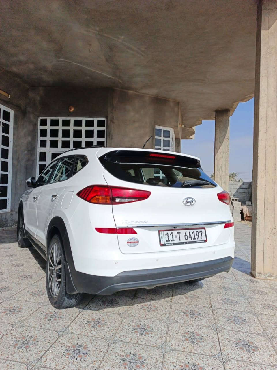 السلام عليكم  اخوان توسان/  2020  /  كفاله عامه   ماشيه  /60/الف فقط  السعر ٢٢٥ بيها مجال شي بسيط  

رقم الهاتف    ***********
