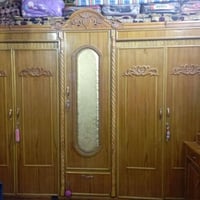 غرفة مستعملة • خشب نظيف • للبيع