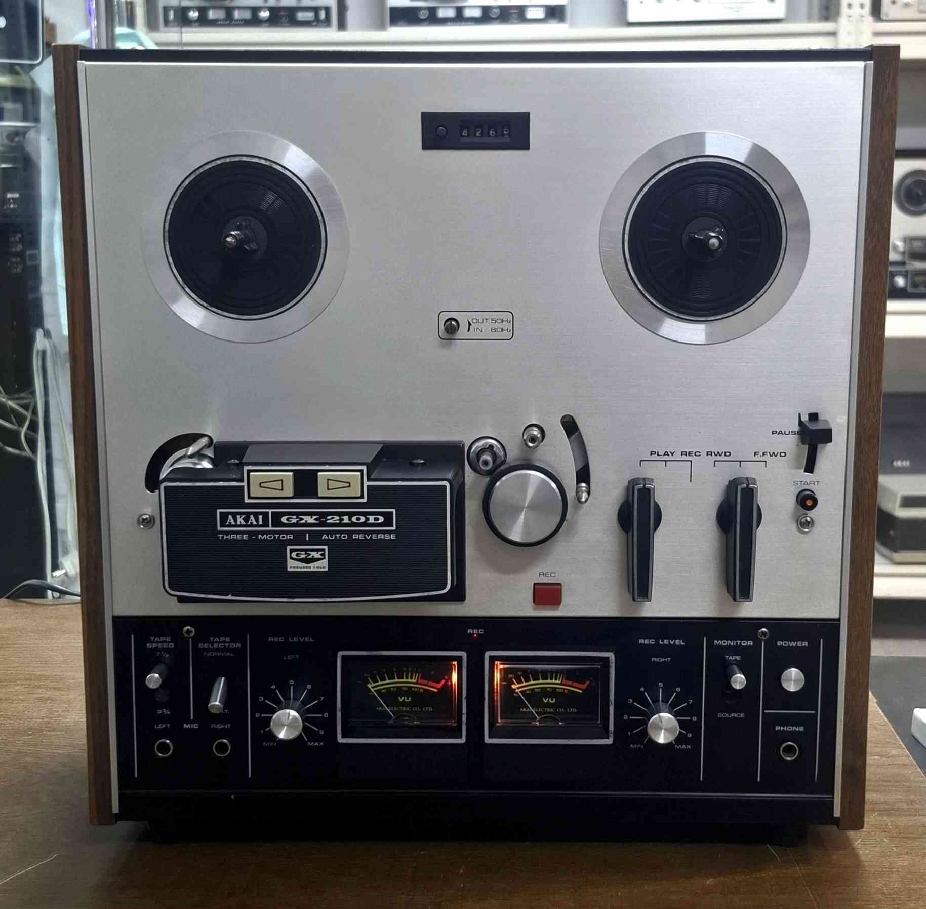 AKAI  |  GX  -  210D 
Three - motor 
Auto reverse 
مسجل بكرة ( تيب ) اكاي ياباني 
جي اكس ٢١٠ دي
٣ موتور  
اوتو ريفرس 
مكانی اربیل . توصیل موجود
واتس اب / ***********
واتس اب
