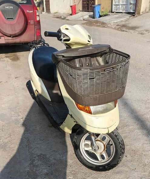 سلام عليكم متاح دراجه هونده ام السله سرعه ٦٠ اوراق كامله منفيس +مكاتبه   مكينه ولفات مو خبط كهربائيات كله شغاله نضافته مثل ما مبينه بل صور نقصه تريشه مأشره بل صوره وقمجي كيلومتر  مكاني مدائن سلمان باك سعره ٢٧٥  وبيه مجال بسيط ***********
