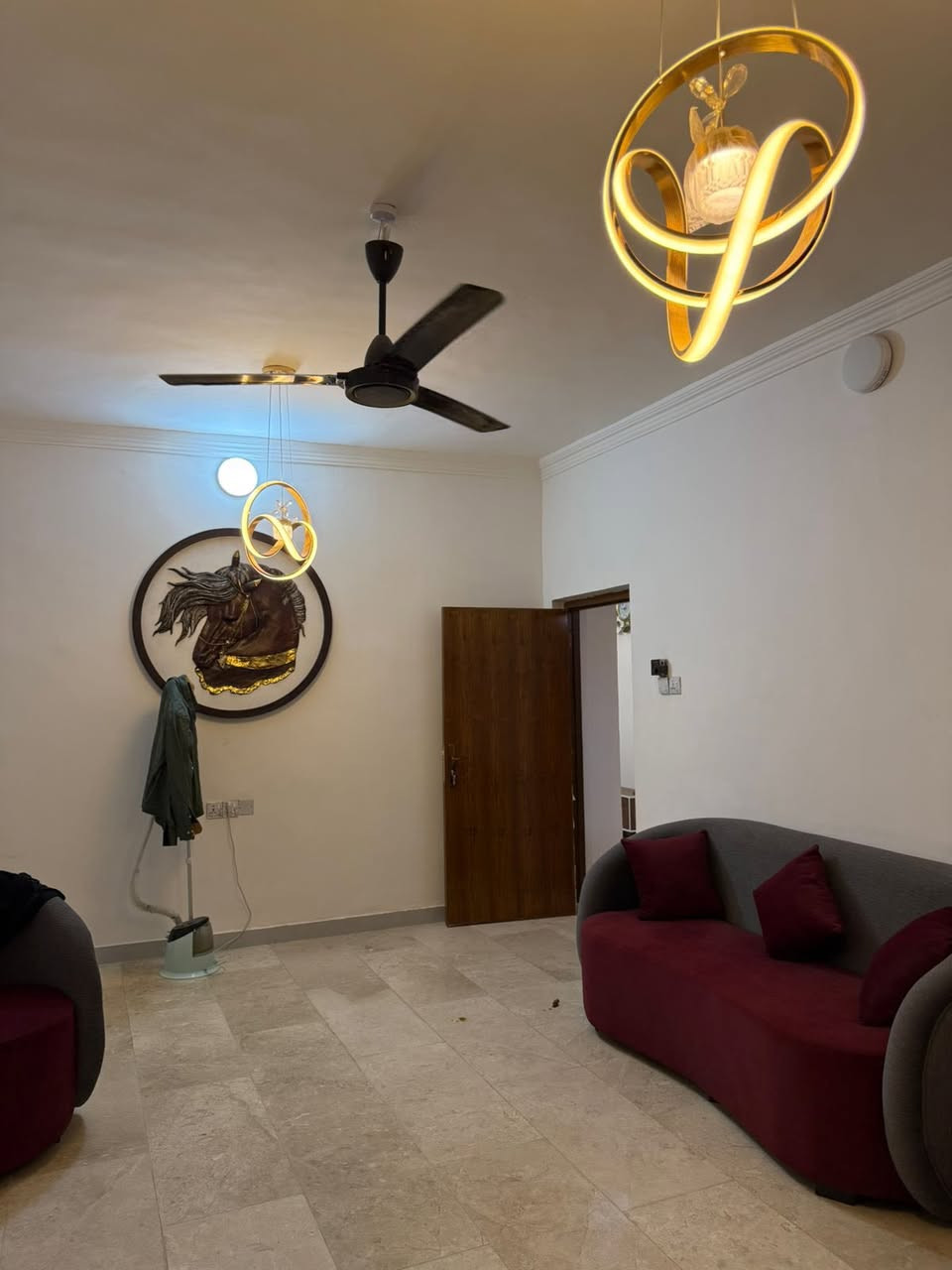 شـركـه أنوار الجـزائري للعقارات والمقاولات 
يتوفر  بيت سكن للبيع 
العنوان : حي الخضراء - الشمشوميه📍
المساحه :   210 م
الواجهه :   10م
محتويات البيت : 4 غرف منام كبيره + أستقبال + صحيات + صاله + مطبخ 
المواصفات : ترميم 2025 + بناء طابوك بالكامل + 
طابو صرف + أرضيات مرمر 
السعر الأجمالي :  690 مليون  🛑
( مؤجر شهرياً 2 مليون ونص ) 🛑

عنوان الشركه الجبيله مجاور جوتن للاصباغ 
و قصر شيرين  📍

شركه أنوار الجزائري للأستثمار العقاري والمقاولات العامه والتجاره العامه . 
الشـركة  مجازة رسمياً وقانونياً من جميع الجهات المعنيه 
 
للاطلاع على باقي العروض او مشاركه عرض مع الشركه
 التواصل عبر الارقام التاليه :
***********
***********
***********
