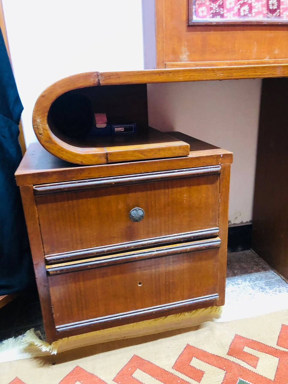 السلام عليك غرفة  اخشاب صاج اصلي للبيع للتواصل على الرقم *********** و***********
