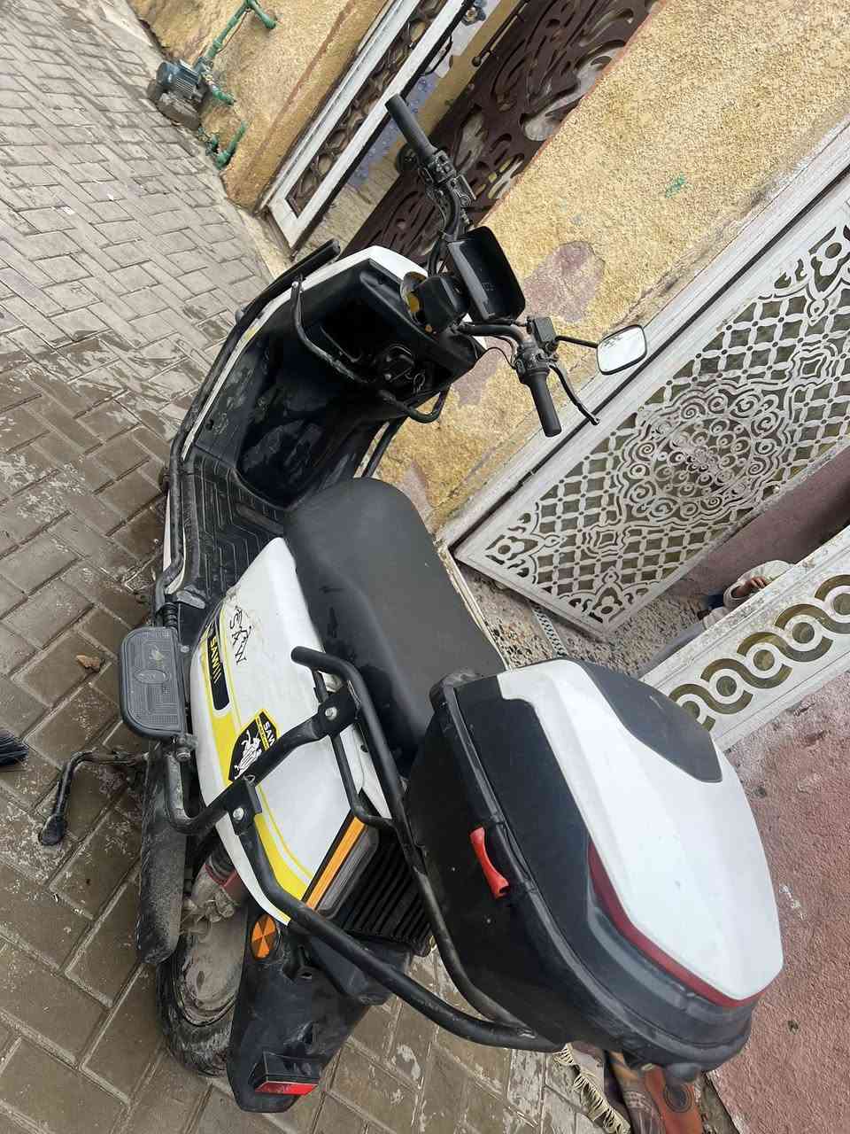 السلام عليكم شباب دراجه شحن شوفت عينك نضيفه بطاريات ٦ البيع مستعجل عله بيعته  مكاني بغداد أم الكبر الغزالان سعر خاص و تصال بل رقم ***********
