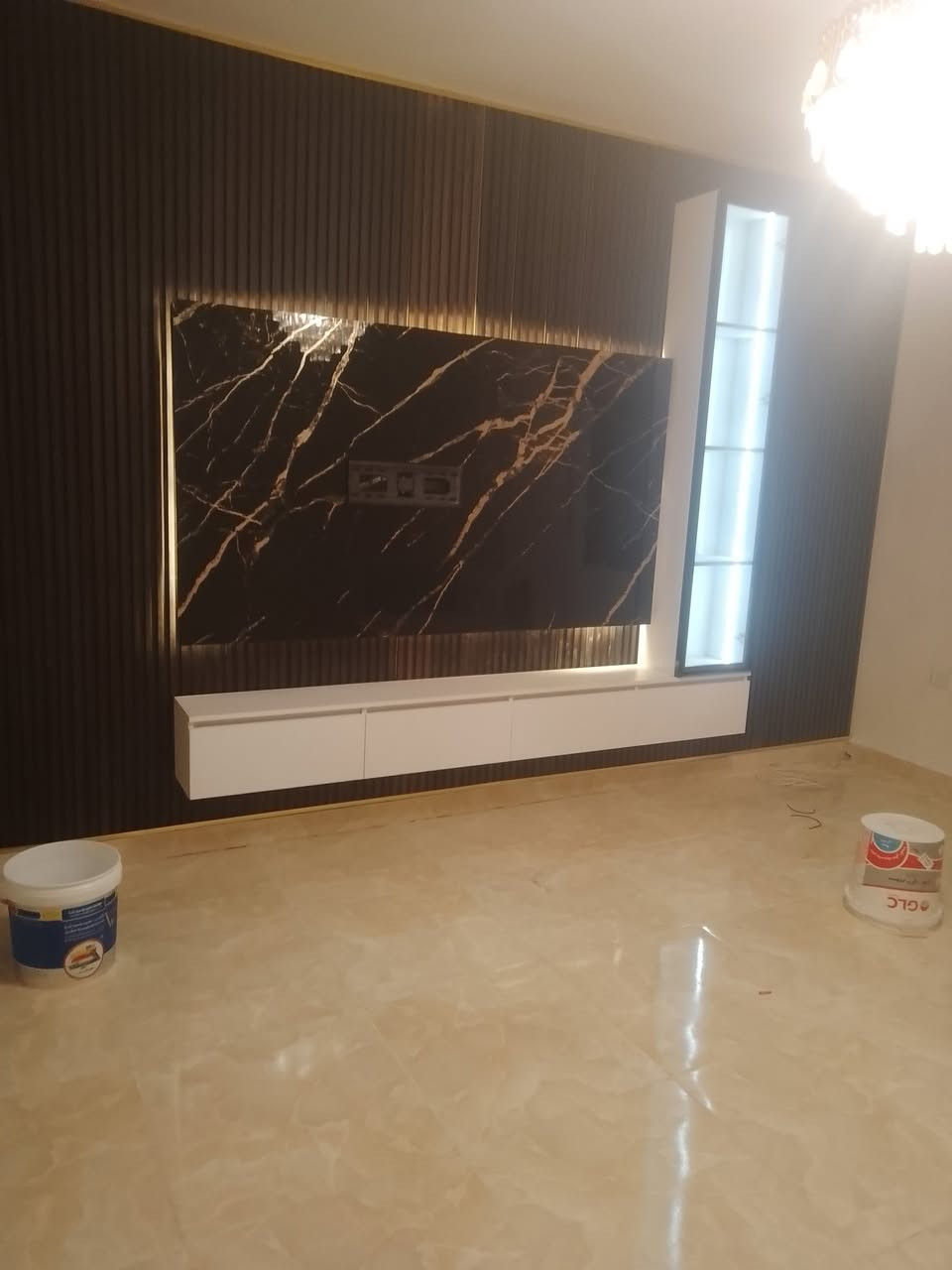 أحدث ديكورات الداخليه والخارجيه بانسب الاسعار
خلفا  متفرغه العمل جميع الديكورات 
1-سقف ثانوي
2-جبسن بورد+ بوردكس+ سبنت بورد قواطع الجميع غرف وكلاسك ايضاء
3-بديل الخشب+ نعمل جميع  موديلات البلازما  
4-بديل رخام🤍✨
7-سحبات داخليه وخارجه وملكيه🔥💯
9-نعمل جميع الديكورات المنزليه وصيدليات ومطعام
للطلب تواصل عبر الخاص او على ***********
