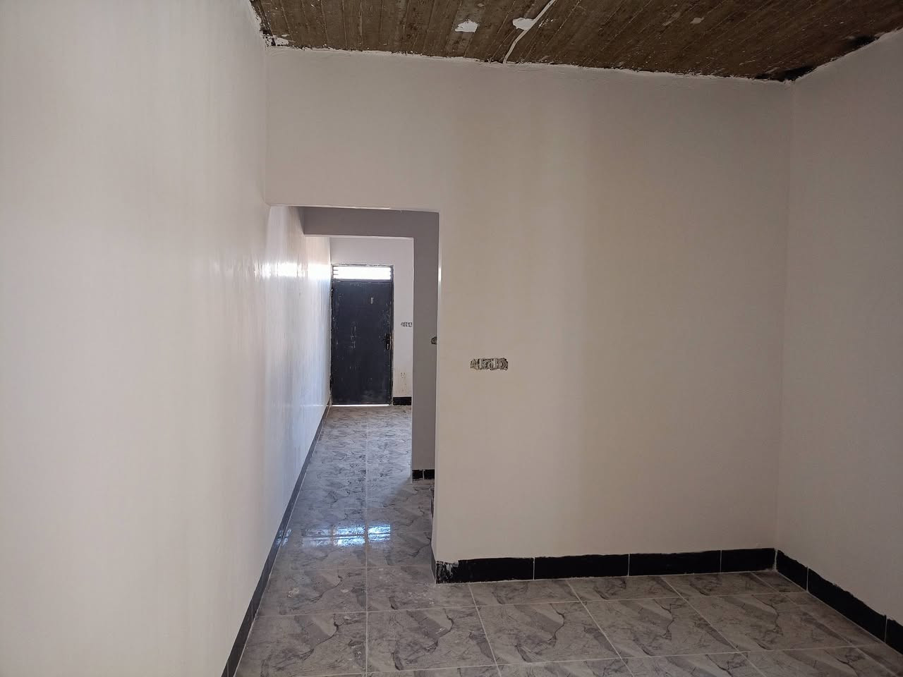 السلامه عليكم
كادر لباخين جص شرط شغل درجه اولى 
نعمل أب اتقان ولتزام بل موعد وتنضيف علينه 
***********
