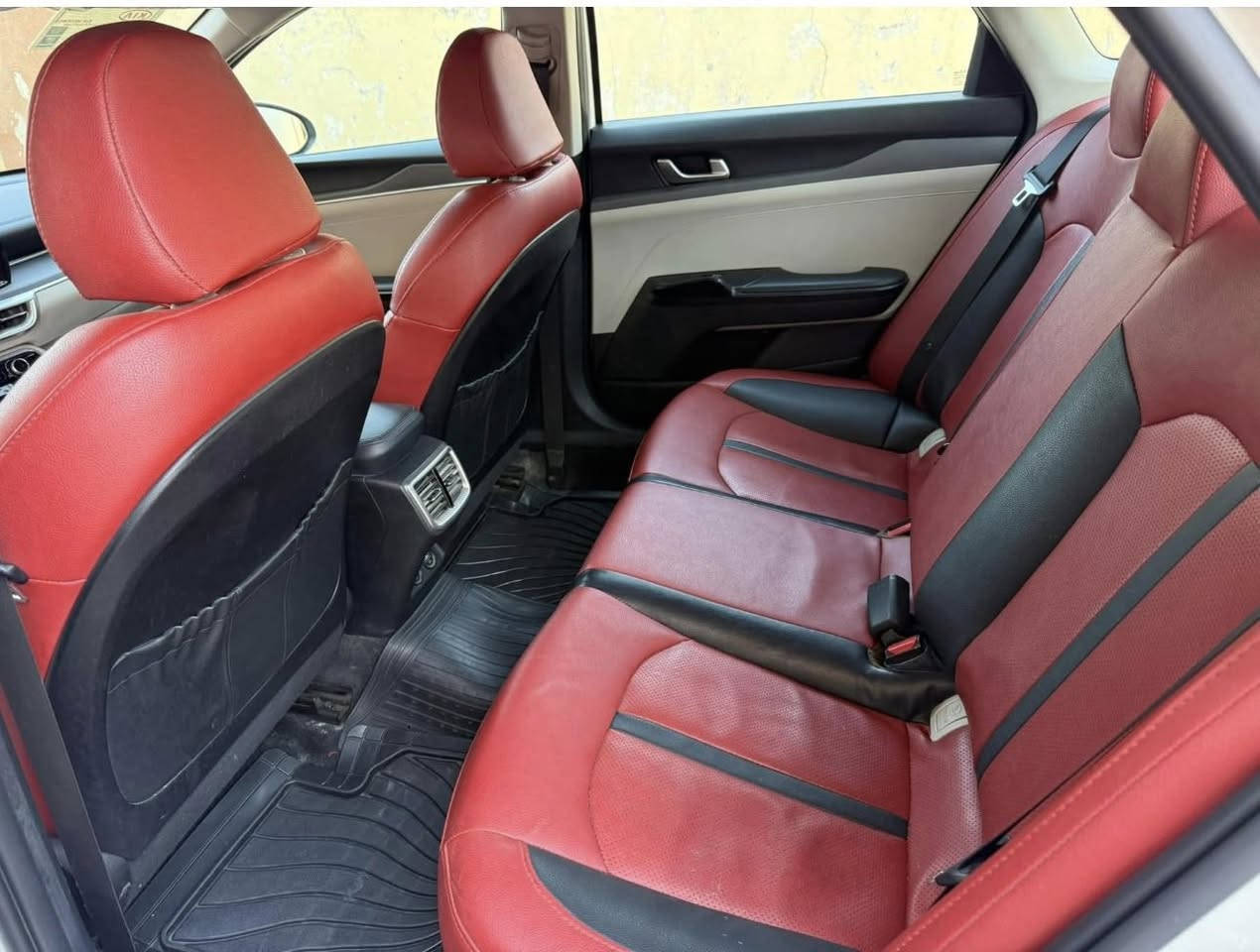 السلام عليكم
كي فايف اوبتما 

خليجي 

موديل 2021 

مكينة 2000✔️

ماشية ١٠٥ الف 

رقم بابل انكليزي✔️

كشن كهرباء

داخل جلد

تاب شاشة اصلية

حساسات امامية

حساسات خلفية

كاميرا خلفية

وباقي المواصفات المعروفة

مكفولة من الصبغ والتبديل والبارد 

بيه ملاحظة بالداير الجاملغ الخلفي الايمن موضح بالصور 

مكان السيارة الديوانية

للتواصل ***********
