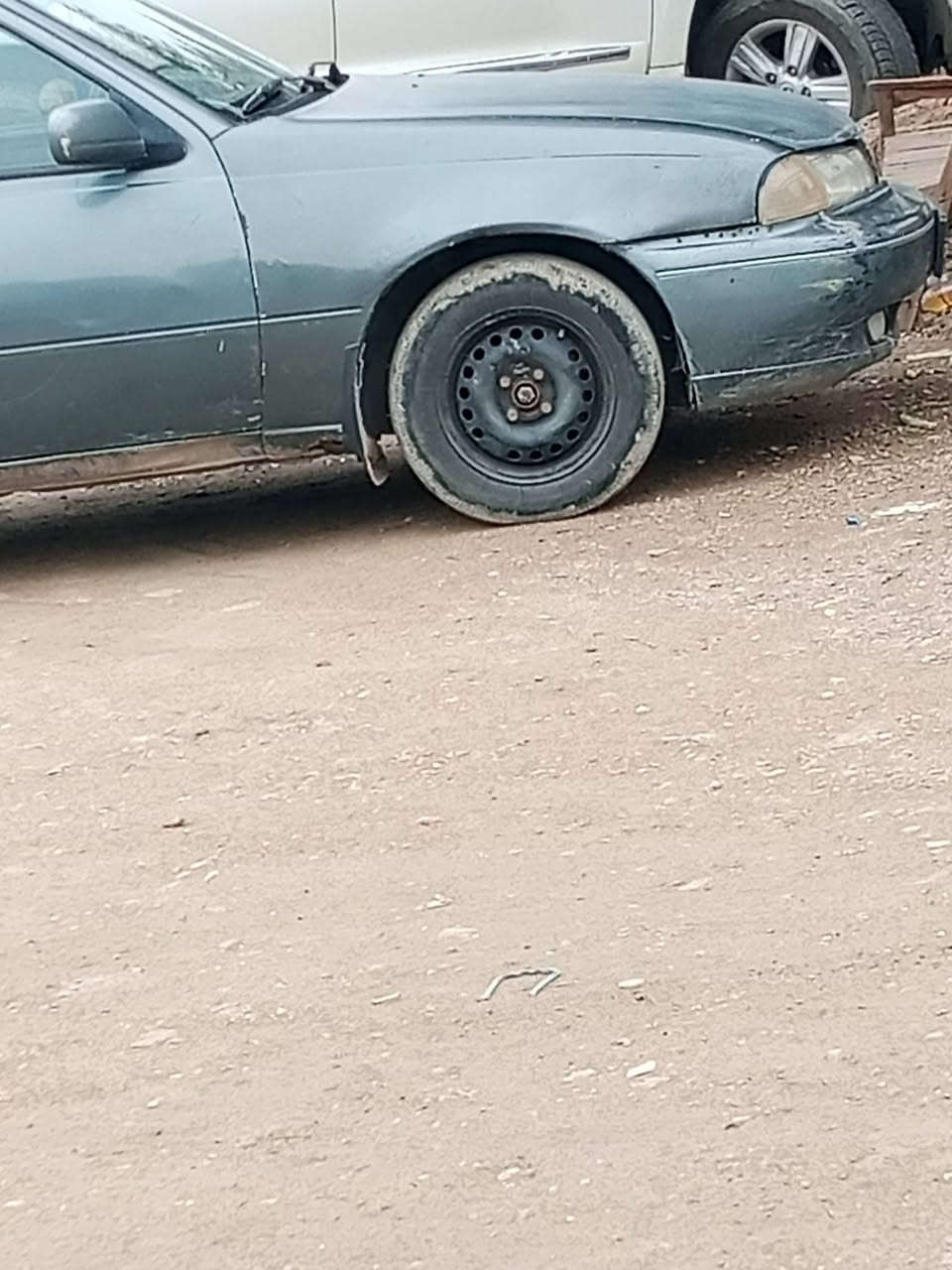 السلام عليكم سلو موديل 96سنويه لل29 كيرمحرك خير من الله كهربائيات كلها شغاله سنتر  لوك تخم تايرجديد تحويل مباشر سعرها 28 تلفون *********** مكانها بغداد اليوسفيه
