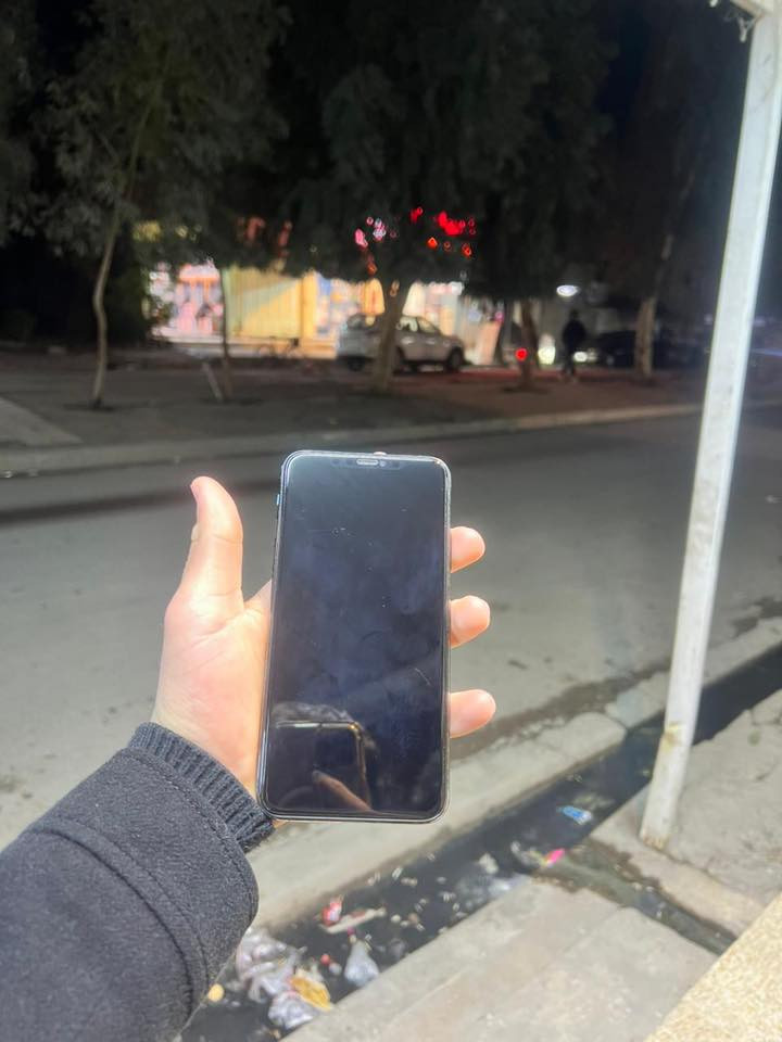 للمراوس 
جهازي ١١ برو ماكس 
ذ٢٥٦
مستبدل شاشه اصليه ٣ خيارات 
مستبدل بطاريه اصليه ١٠٠
فقط بيً نقطه سوده بل كأمره والكامره مغوشه شويه 

مكان حي سومر


**إذا كنت صاحب هذا الإعلان وتريد حذفه لأي سبب، رجاءا أرسل رسالة إلى الدعم الفني**