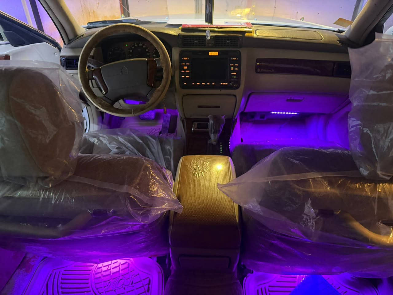 🔴جنون ملكه ادوات ادوات
🔴كصه جنطه 

🔴محرك D4 الكبير

🔴تبريد شغال ثلج

🔴كهربائيات كلها شغاله

🔴 السياره دكمتين

🔴تحوير النجف 

🔴جاهزه من كل النواحي 

🔴 بيها رقم بصره اصلي

🔴عنوان البصره

🔵السعر35

🔵رقم الهاتف***********‬‏
