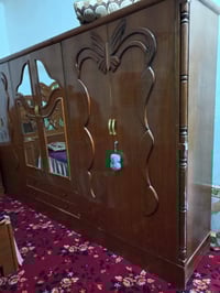 غرفة خشب • حلوة ونظيفة • ممكن تفاوض