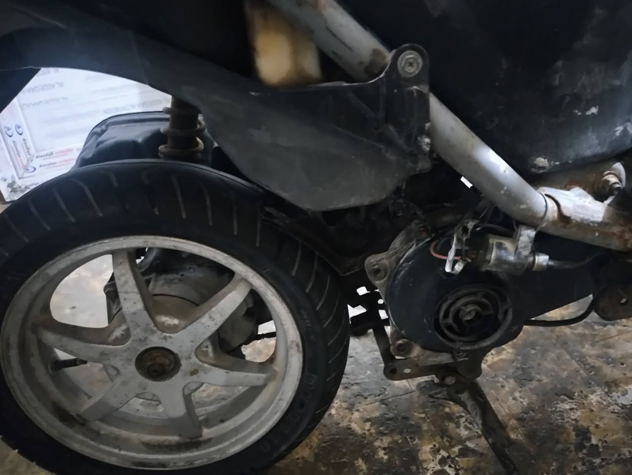 دراجه للبيع دراجه حلوه ومكينتها نشطه عقل رياضي ويلات رياضيه كهربائيات شغاله دراجه حلوه كفراتها نضاف بيها نقص باتري وكتف والدراجه جاي امشي بيها ووكفت ما اعرف شبيها ابيعها هيج مكاني قبله للبيع سعره ١٥٠ وبيها مجال


**إذا كنت صاحب هذا الإعلان وتريد حذفه لأي سبب، رجاءا أرسل رسالة إلى الدعم الفني**