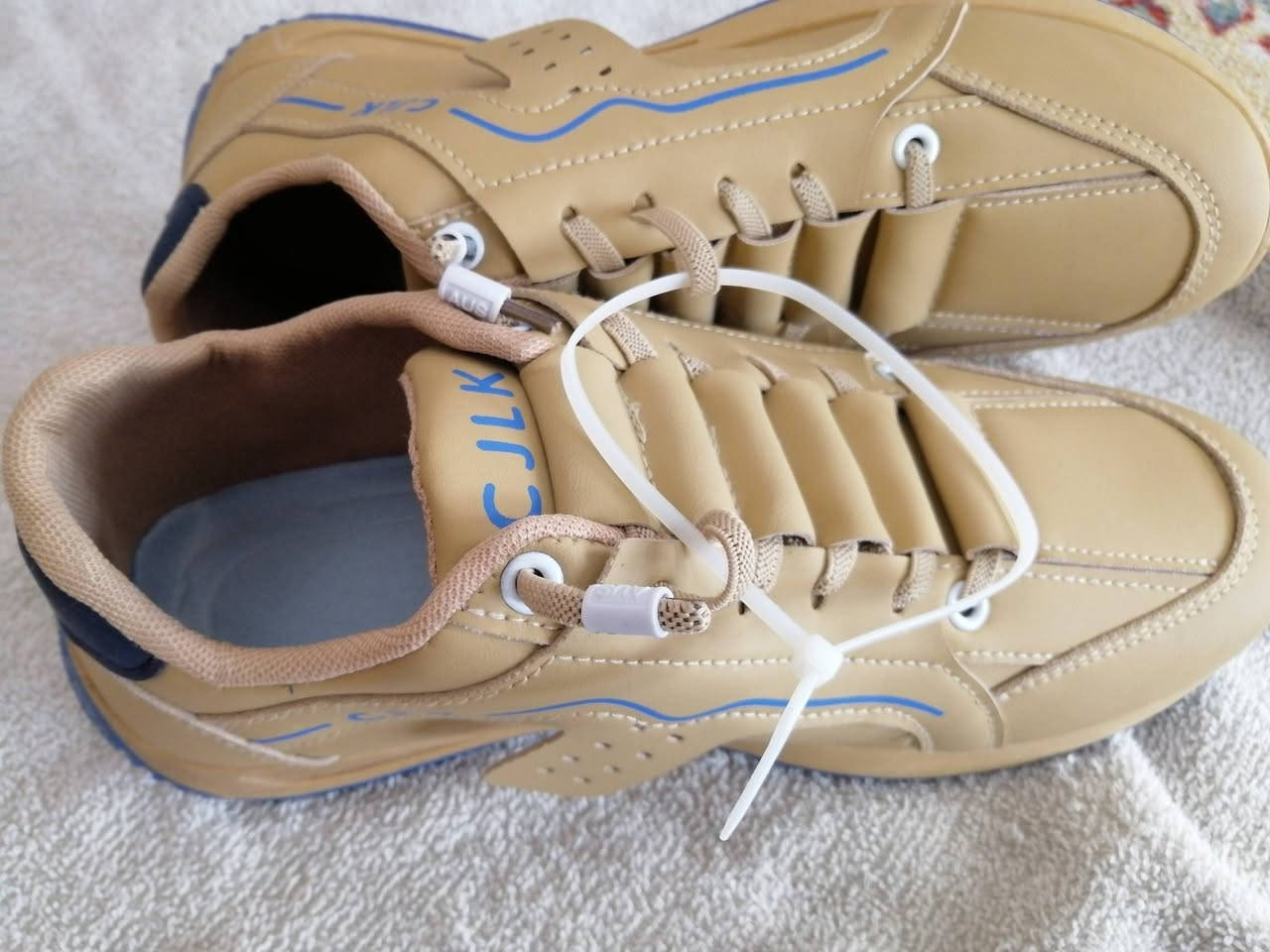 من رخصه الادمن الله يرزقك بجاه الحبيب المصطفى
امازون والله تره نوع واحد عذروني ماعدي جمله يطلع بالغراض  مو جمله بس هاي عدي  قياس ٤١ ب١٥ الف غفل توصيل مجاني راسلني على الواتس ***********
او تعال خاص
