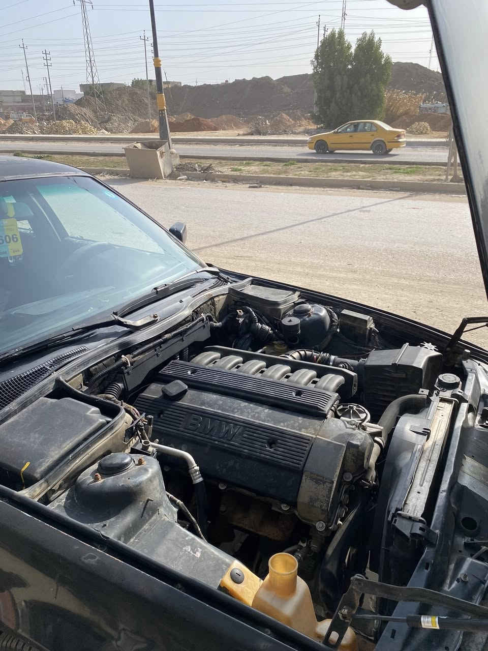 سلام عليكم  

بي ام bmw 520 للبيع 
لون أسود رقم بغداد تحويل مباشر كلشي مصفر السعر 48 وبية مجال 
محرك فانوس مسكر
موديل 92 شرط التحويل
   
سياره رادلها ترتيب شوية 
تواصل ع رقم  بي وات ساب مكان الدوانية
***********
***********
