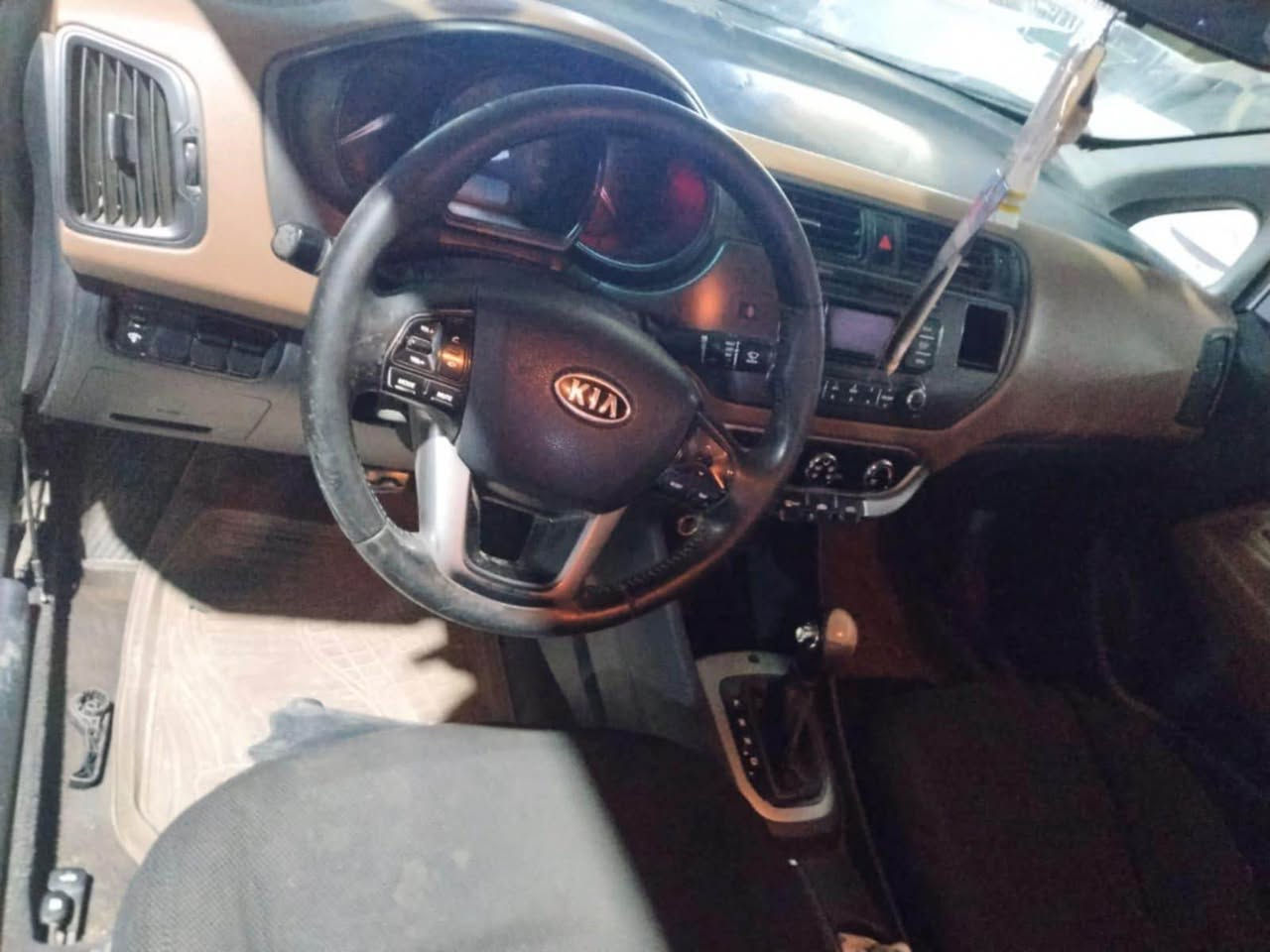 بەقیستە
کەیەی سیراتۆ
مۆدیل : 2013 
نیو مواسەفات
(375)کم
راقم هەولیرا سەناوی بەسەرچوە 
سی پارچەی پیشەوە بێ ناوگرتن 
پیشەکی 40 وەرقە 
مانگان 3 وەرقە 
*********** أربيل, العراق
