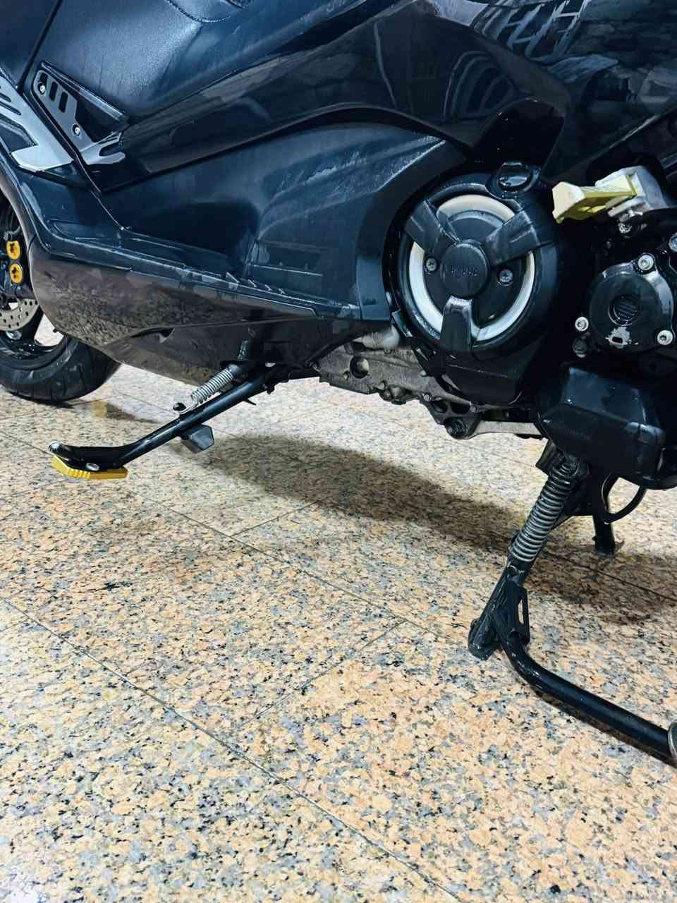 سلام عليكم   YAMAHA 🇯🇵 DX 2019 TAMXدراجه  معروفه مواصفات DX مثبت سرعه    نضام S+T نضام ABS تدفئه يدات +كشنات الجامه تصعد وتنزل بيها يدات رياضي وطلاعات وسايد بريك رياضي وستان وعضمات رياضي بيها قطع كربون اصلي /مكاني بغداد ولسعر خاص***********
