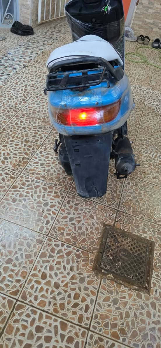 فورتي للبيع نضافة شوفت عينك 👀💙
دراجة نضافة فول الله شاهد مغلفة نايلون كاملة حتى لا تنجرح
لون سمائي مميز - كوشة بيضة جديدة 
كهربائيات كلها شغالة 100% 
ماكينة ناعمة وصوتها يخبل
دراجة مال بيت ومتعوب عليها

السعر 450 وبيها مجال للشراي الصدك
المكان : ديالى
للاستفسار : ***********

الشراي يتصل ويدلل

#فورتي #دراجات_ديالى #دراجة_للبيع
