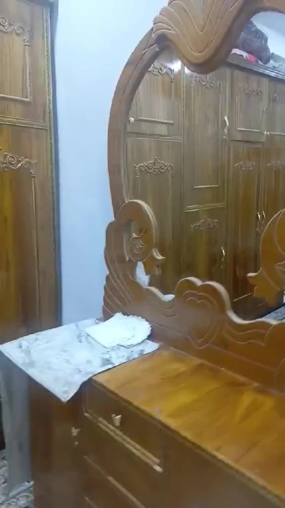 السلام عليكم غرفه نوم للبيع نضيفه مكان النجف السعر 600 وبيها مجال *********** واتساب

