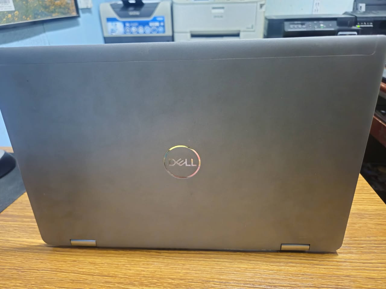 Dell Latitude 7420
( شاشة لمس قلاب ) 
▪️ المعالج: Intel Core i7-1185G7 (الجيل 11)
▪️ الرام / 16
▪️ الهارد / 500 
▪️ كرت الشاشة: Intel Iris Xe Graphics مدمج
▪️ الشاشة: 14 بوصة FHD Touch (لمس)
▪️ النظام: 64-bit

🔺 نسبة النظافة ٩٥ ٪
🔺 ملحقاته / شاحنه تايب سي وجنطة
💵 السعر // ٥٠٠ الف
🚚 متوفر توصيل


**إذا كنت صاحب هذا الإعلان وتريد حذفه لأي سبب، رجاءا أرسل رسالة إلى الدعم الفني**