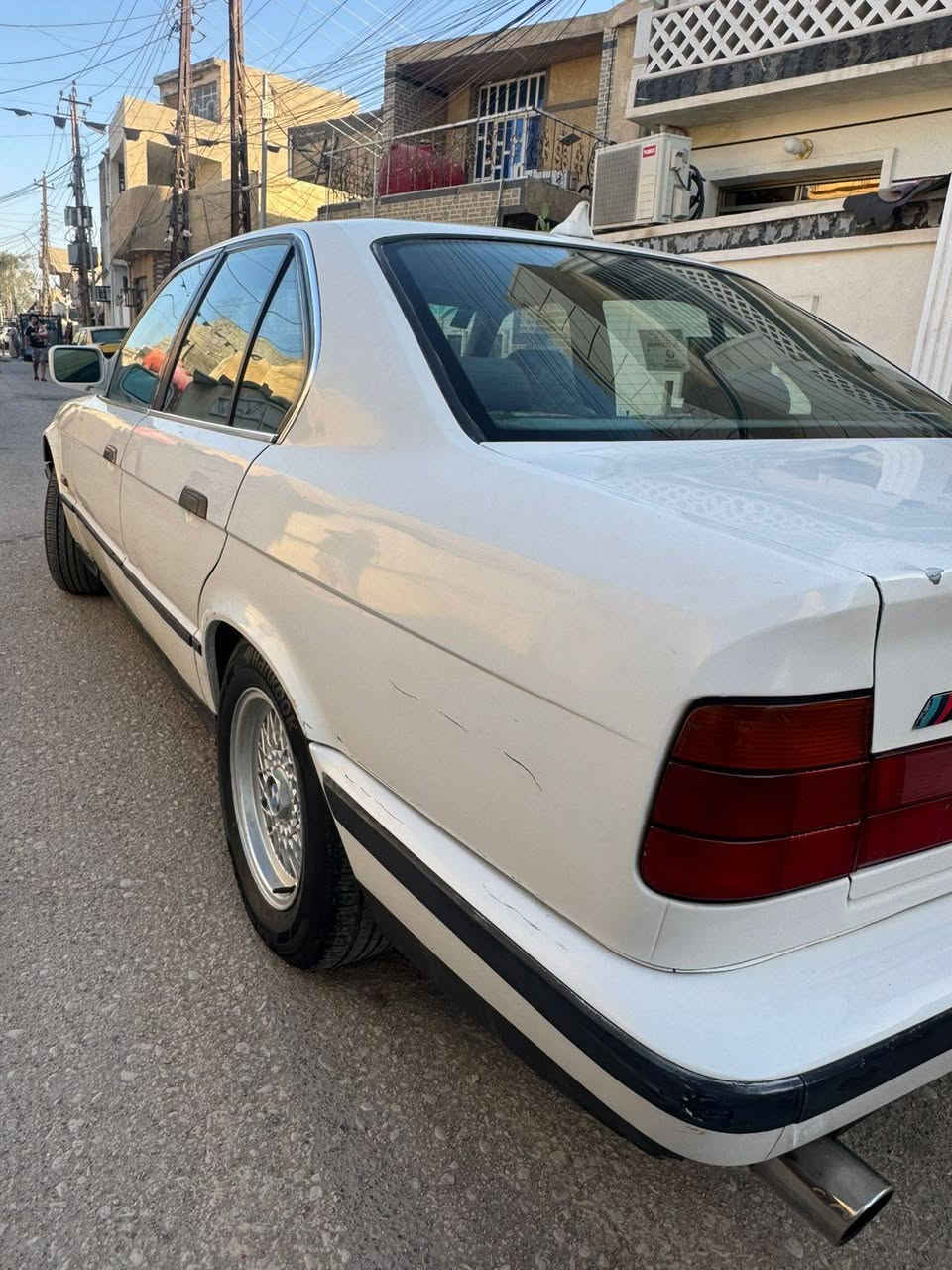السلام عليكم BMW 500
موديل 91 
محرك مفتوح باسمي تحويل مباشر  
السيارة كاملة بدون نقص غاز تبريد فقط  مكاني بغداد 
***********
