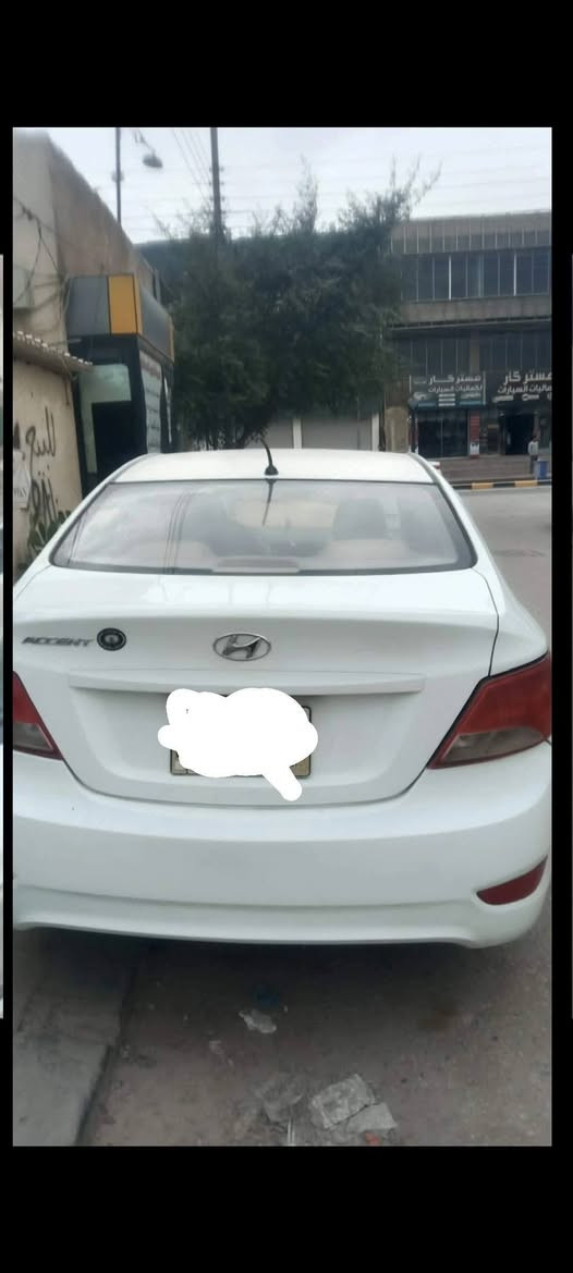 السلام عليكم للبيع اكسنت مديل ٢٠١٦ خليجي                محرك ١٤٠٠ السعر ٧٨ وبيها مجال للشراي وبيه مشروع وطني الضرر جاملغ مبدل ومصبوغه حزام اثر دحجاتتتت
المحرك والكير مكفول
السنويه بأسمي ثاني يوم احوله الك 
التواصل علئ رقم ***********
