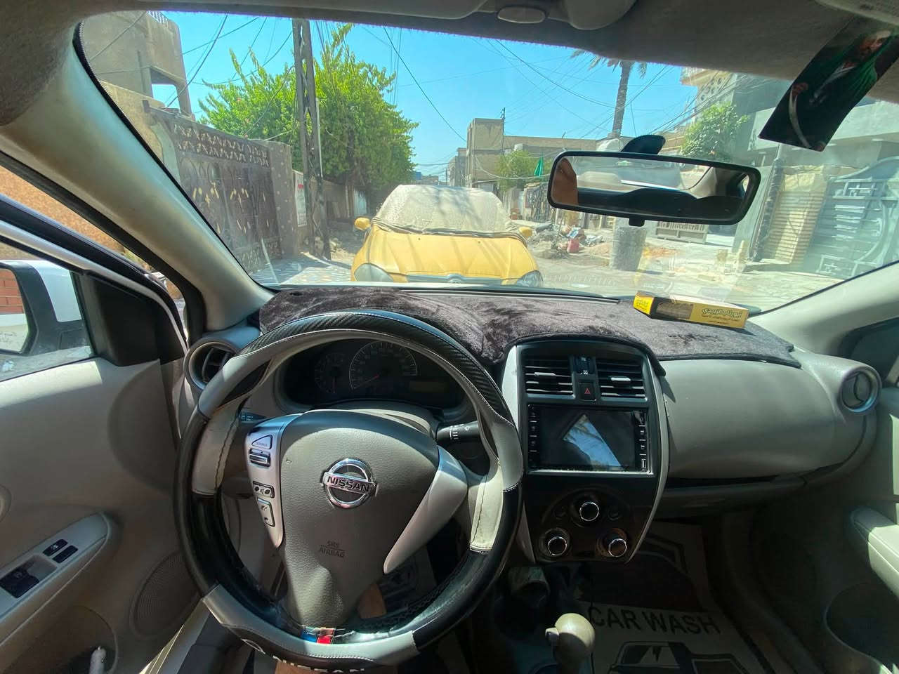نيسان سني هندي موديل ٢٠١٨اليساره جاهزه من كلشي تبريد ثلج كير مكينه خير من الله السياره ستعمال شخصي ومحافض عليه سياره بسمي ورقم  انكليزي وسنويه بعده لحد ٢٠٢٨ يله تسقط 
***********
السياره سعره ٩٥وبيه مجال حك جيه
